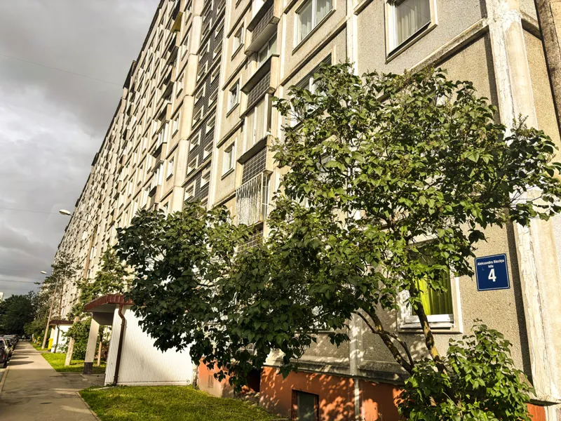 Plašs 4 istabu dzīvoklis Zolitūdē, A. Bieziņa ielā 4