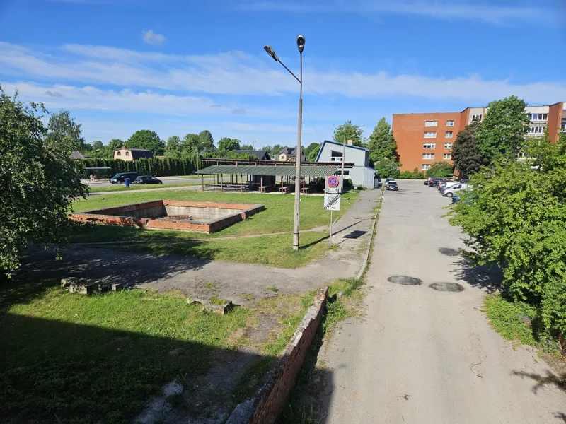 Tirdzniecības centrs „Pērnava” Jelgavā, Pērnavas ielā 4