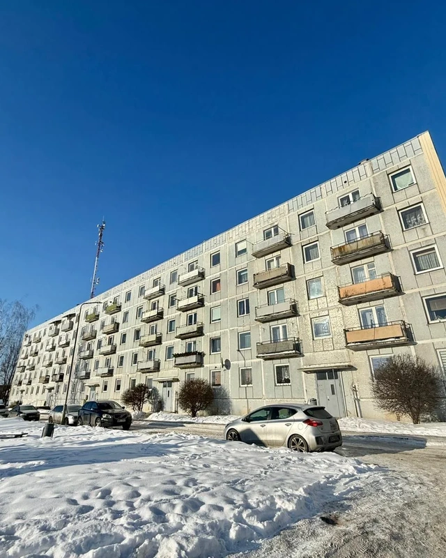 Trīs istabu dzīvoklis Jauntukumā